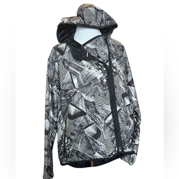 Nike NYC Windbreaker Cape w/ Landscape in Black and White, Sz L - Picture 10 of 13